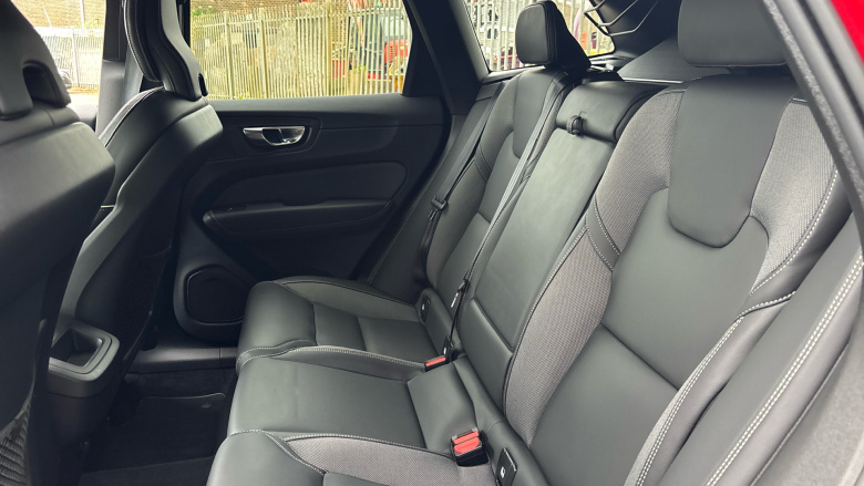 Volvo Xc60 2.0 B4D R DESIGN 5dr AWD Geartronic Diesel Estate